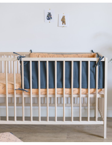 Peach bed bumper for baby